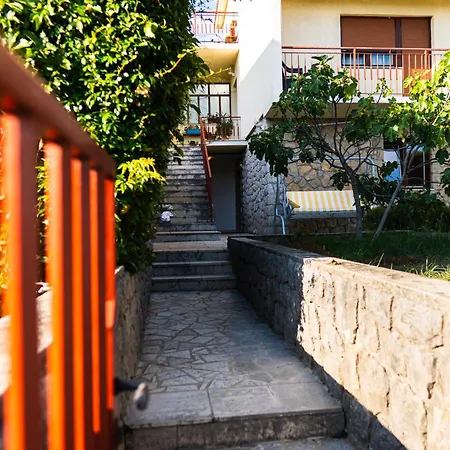 House Mercedes Near The