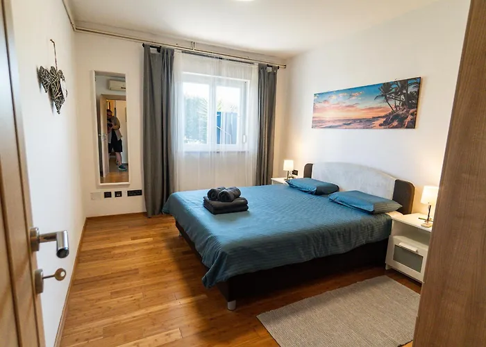 Apartament House Mercedes Near The *