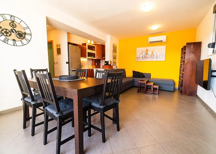Apartament House Mercedes Near The Selce